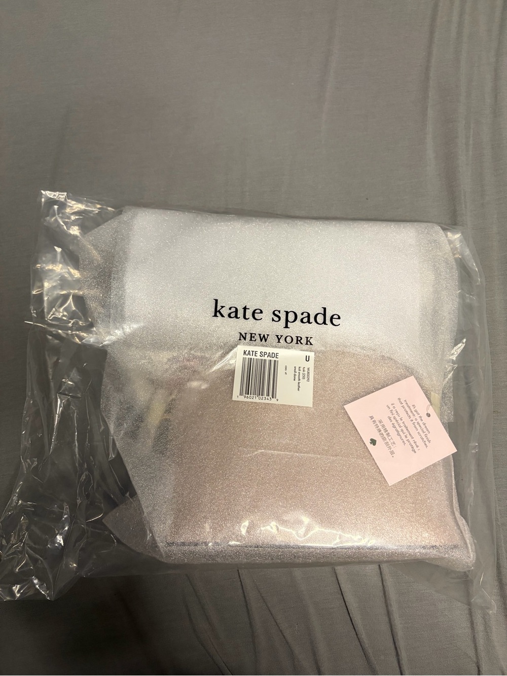 New With Tags Kate Spade Kali Smooth Leather Small Dome Crossbody in Tusk